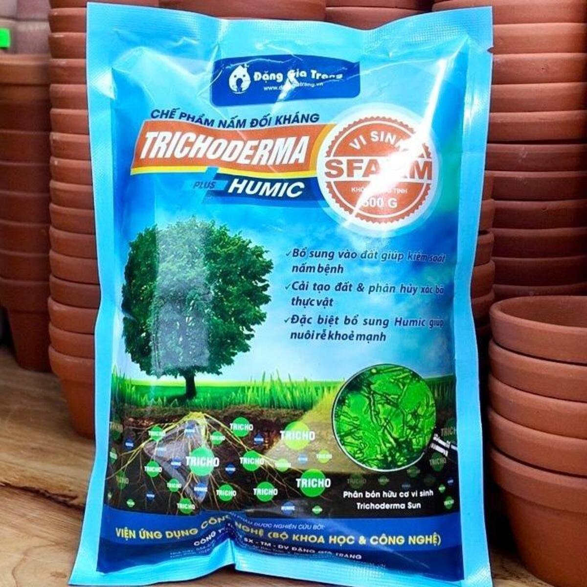 Chế phẩm nấm đối kháng Trichoderma SFARM là hệ vi sinh vật đa dạng giúp phân giải chất hữu cơ